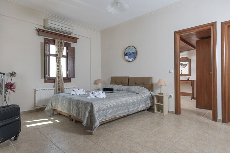 Apartamentos Ladas Pyrgos Houses