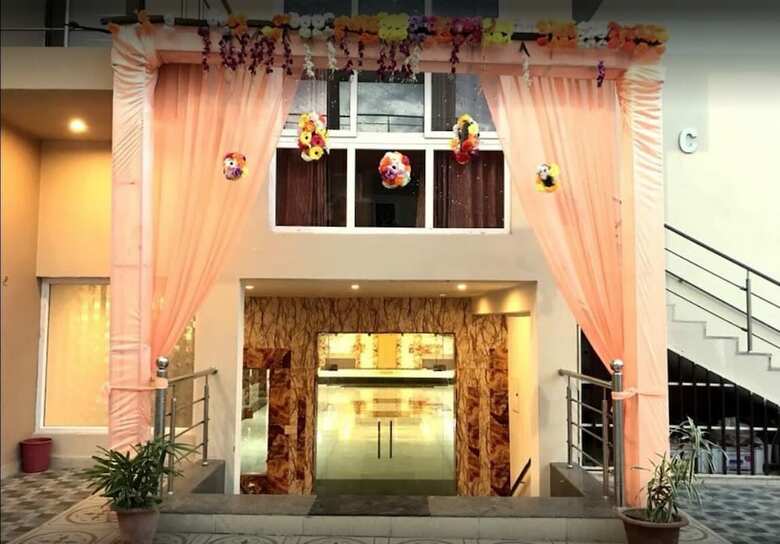 Hotel Maple Delite