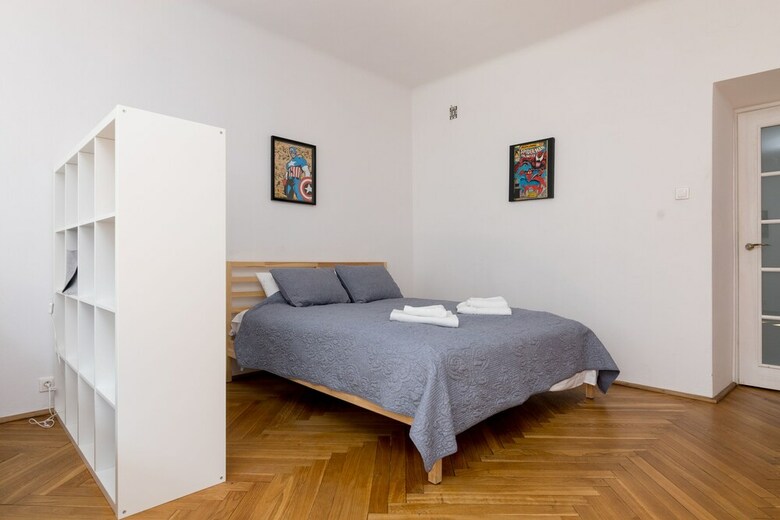Royal Route Apartment For 10 People