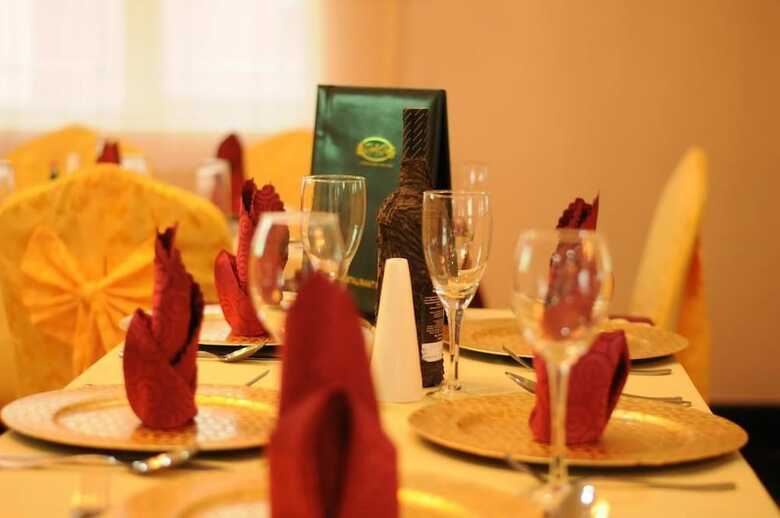 Hotel Auris Court Suites & Apartment