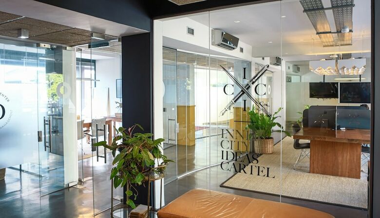 Cartel House Hotel On Waterkant