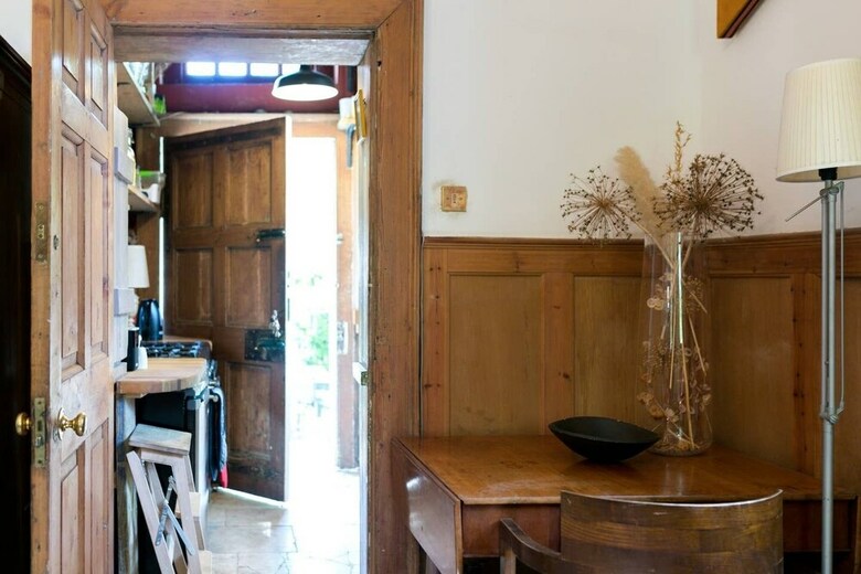 Fantastically Unique House For 3 With Large Garden
