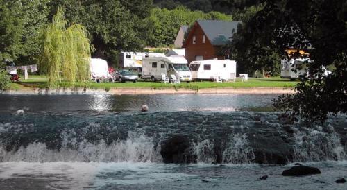 Camping Des Rochers Des Parcs