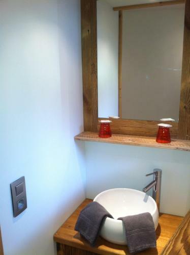 Bed & Breakfast Chambre D'h�te La Tour Du Merle