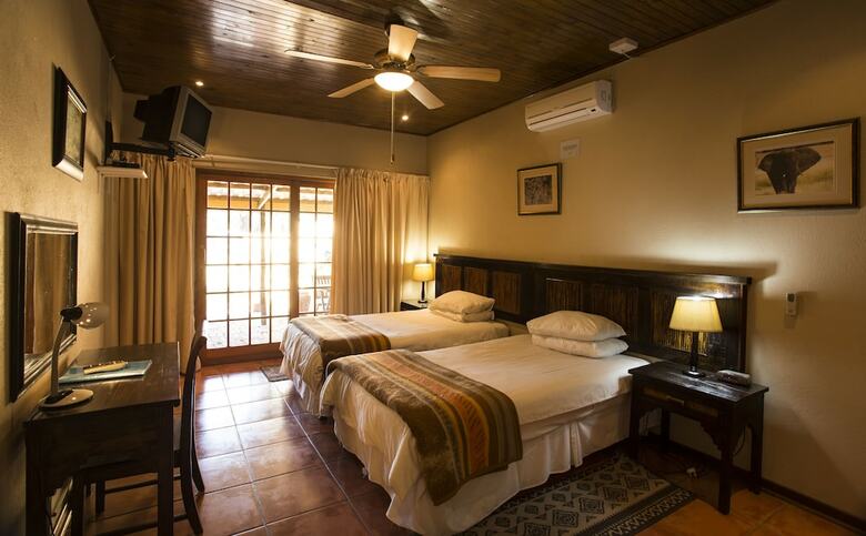 Hotel Sunbird Lodge - Guest House