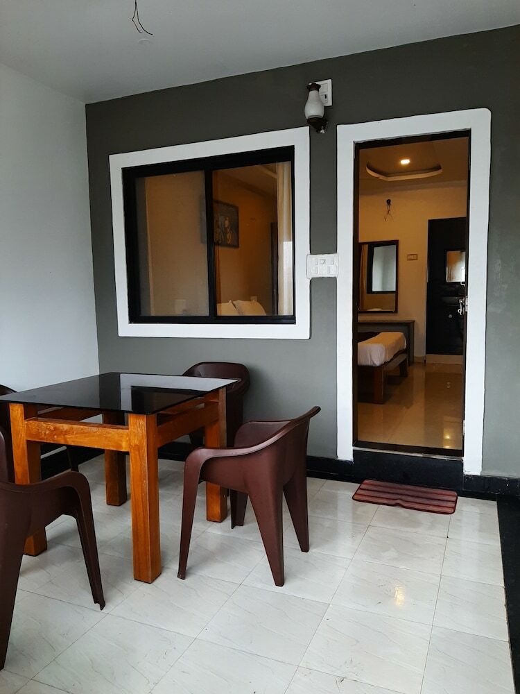 Hotel Lake Paradise Mahabaleshwar