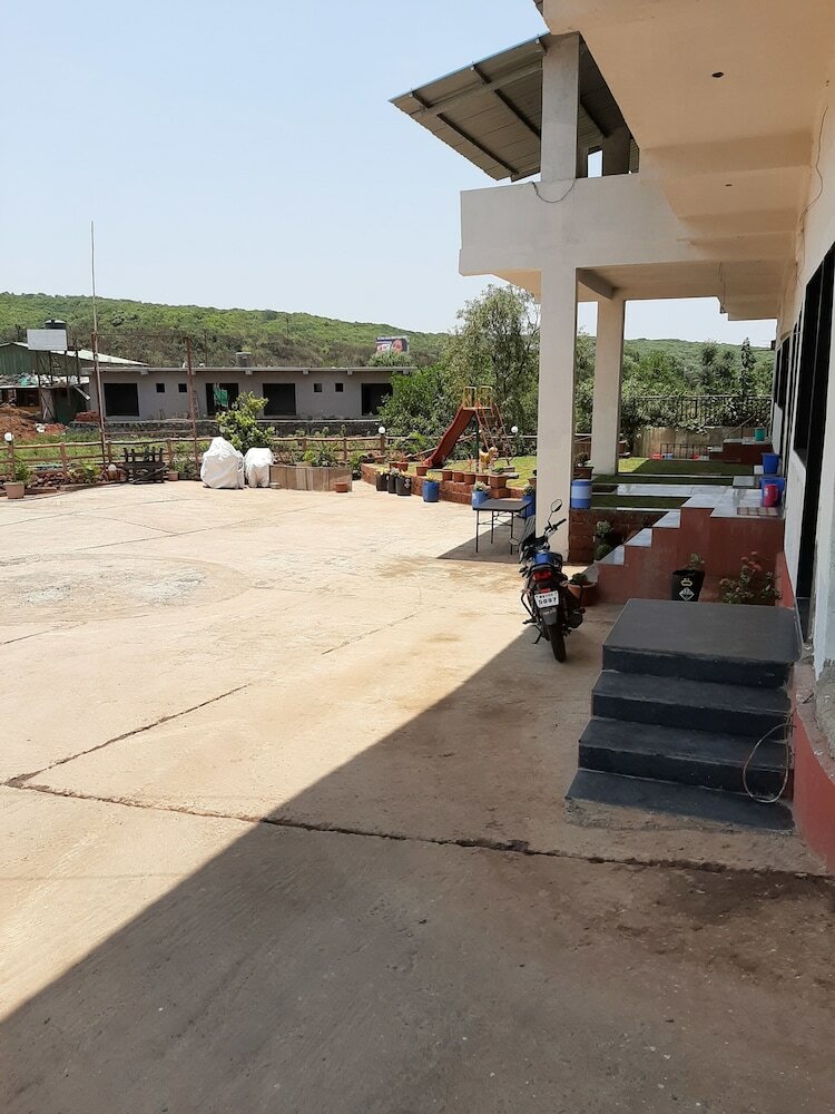Hotel Lake Paradise Mahabaleshwar