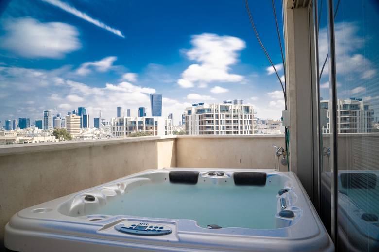 Amazing Apartment- 5 Min From The Beach