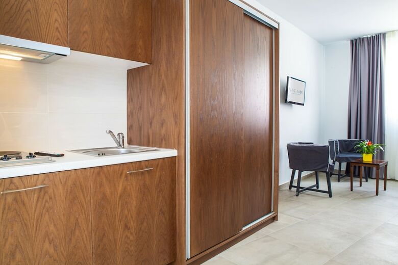 Hotel Anemos Rooms & Apartments