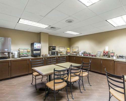 Hotel Comfort Inn & Executive Suites Naples