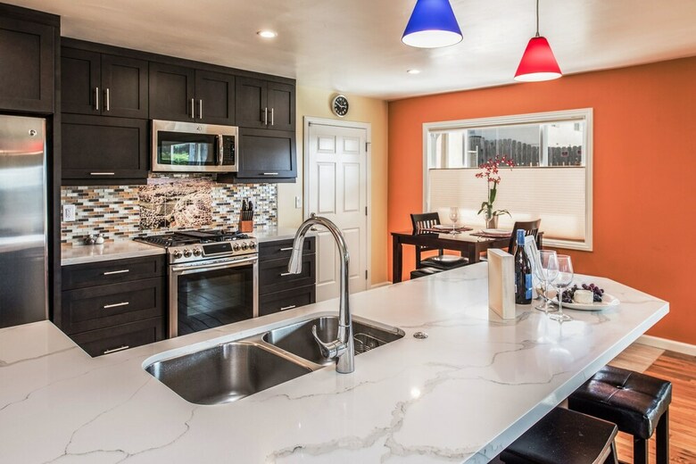 3733 Seaside Retreat