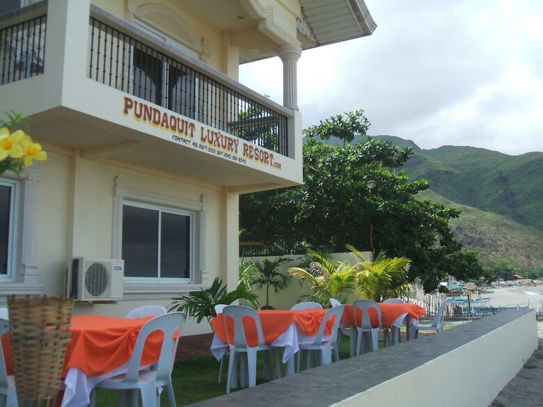 Hotel Pundaquit Luxury Resort