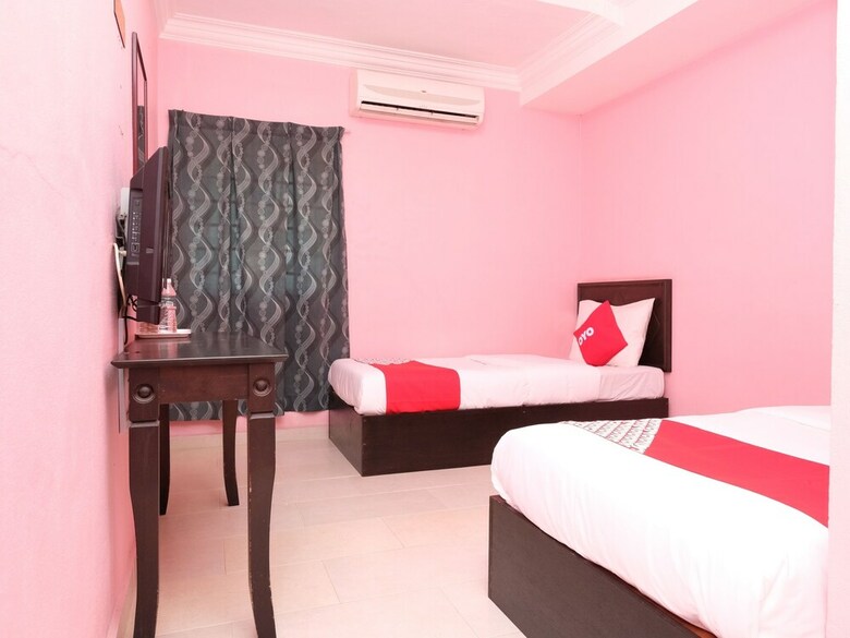 Hotel Oyo 44005 Senangin Resort & Cafe