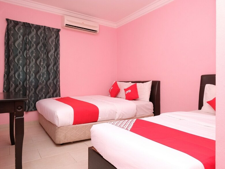 Hotel Oyo 44005 Senangin Resort & Cafe