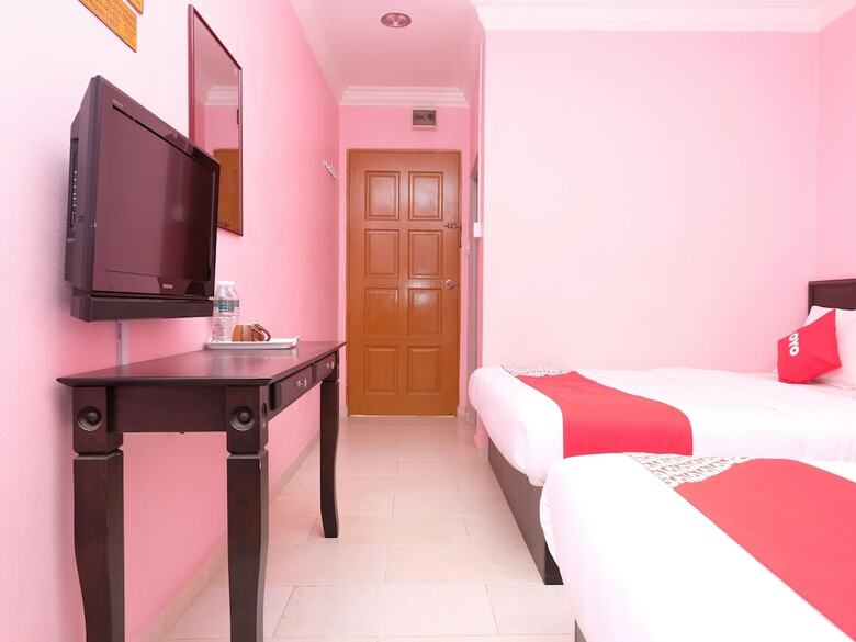 Hotel Oyo 44005 Senangin Resort & Cafe