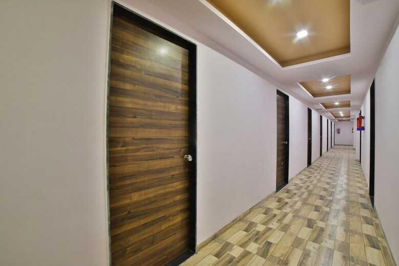 Hotel Oyo Flagship 27974 Madhuram Arcade