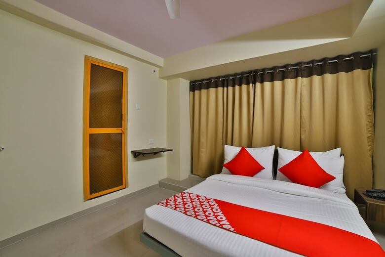Hotel Oyo Flagship 27974 Madhuram Arcade
