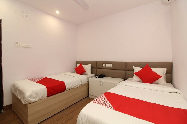 Hotel Oyo 35362 My Place S R Nagar