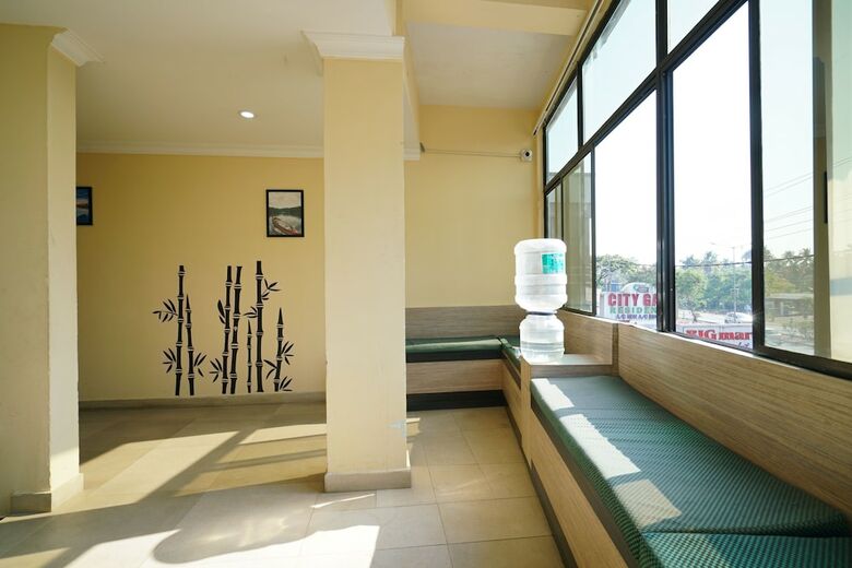 Hotel Oyo 4280 The City Gate Residency