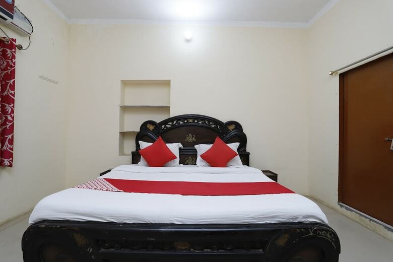 Hotel Oyo 29714 Mumal Resort