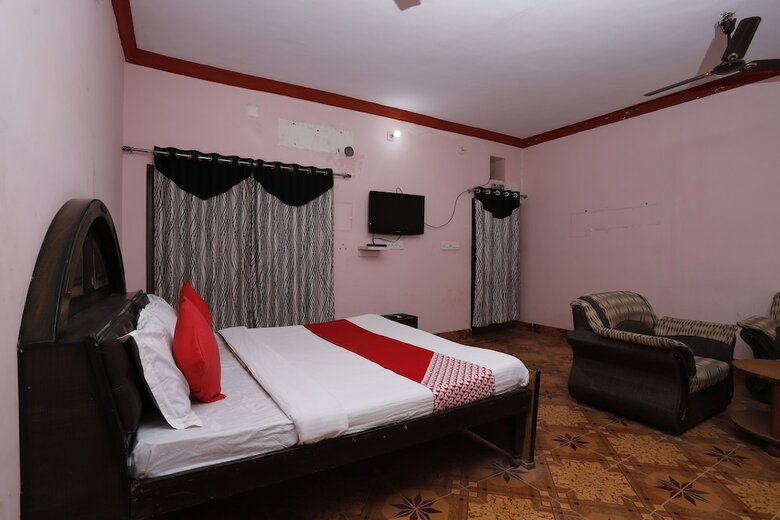 Hotel Oyo 29714 Mumal Resort