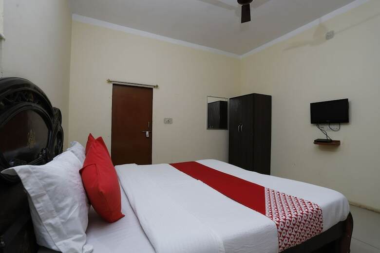 Hotel Oyo 29714 Mumal Resort