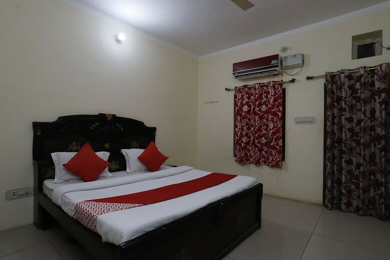 Hotel Oyo 29714 Mumal Resort