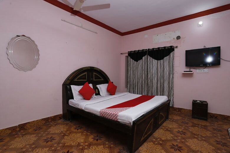 Hotel Oyo 29714 Mumal Resort