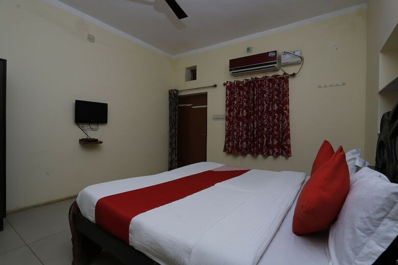 Hotel Oyo 29714 Mumal Resort