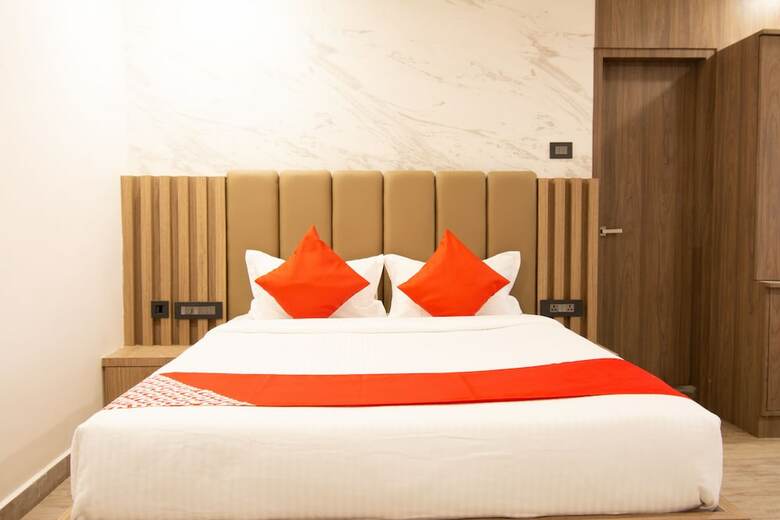 Oyo 23031 V Hotel