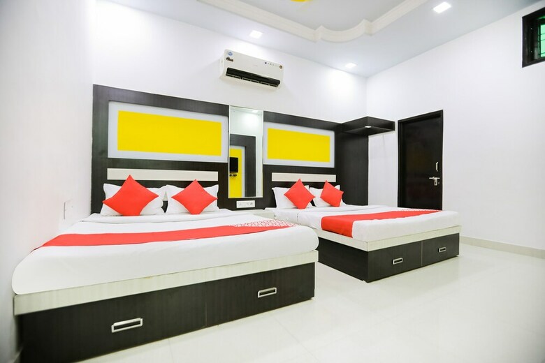Hotel Oyo 47099 Azad Garden