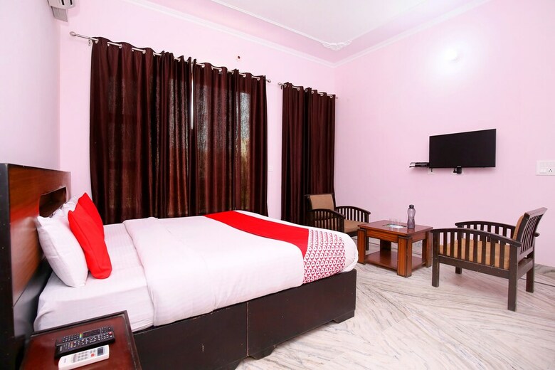 Hotel Oyo 38009 The Sai Villa