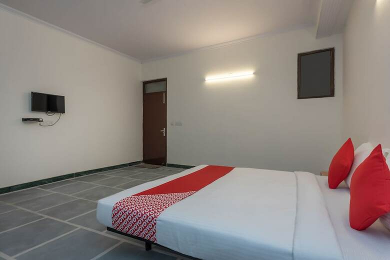 Hotel Oyo Flagship 45264 Opposite Paryavaran Complex Post Office
