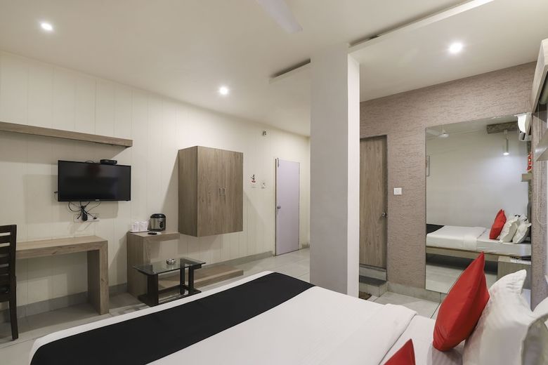 Hotel Capital O 48764 Apple Residency
