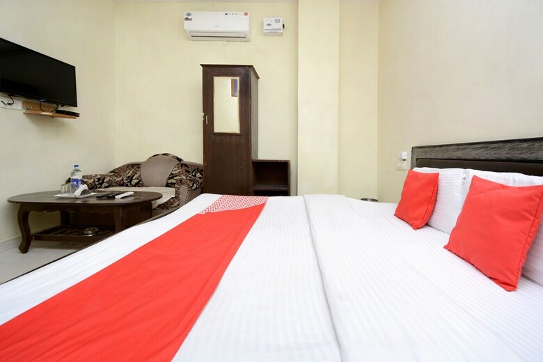 Oyo 4894 Hotel The Diamond Chandigarh