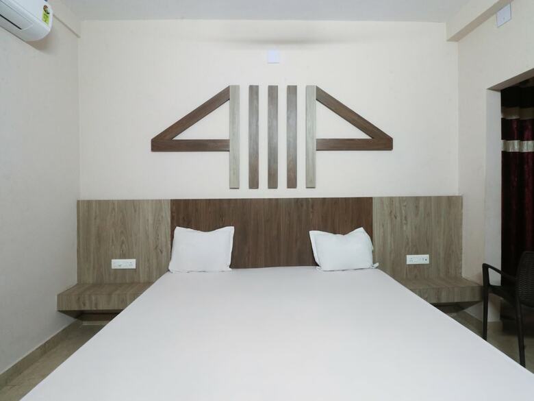 Hotel Spot On 46890 Smile Holiday Inn