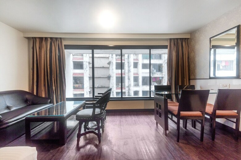 Hotel Capital O 45497 Savoy Suites