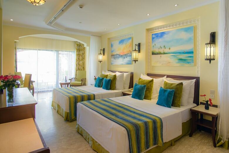Hotel Sarova Whitesands Beach Resort & Spa