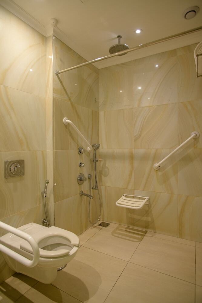 Hotel Sarova Whitesands Beach Resort & Spa