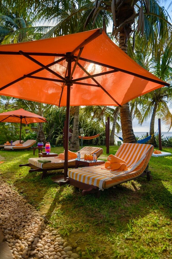 Hotel Sarova Whitesands Beach Resort & Spa