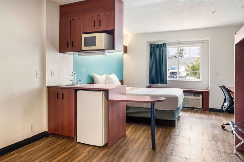 Hotel Microtel Inn & Suites By Wyndham Brunswick