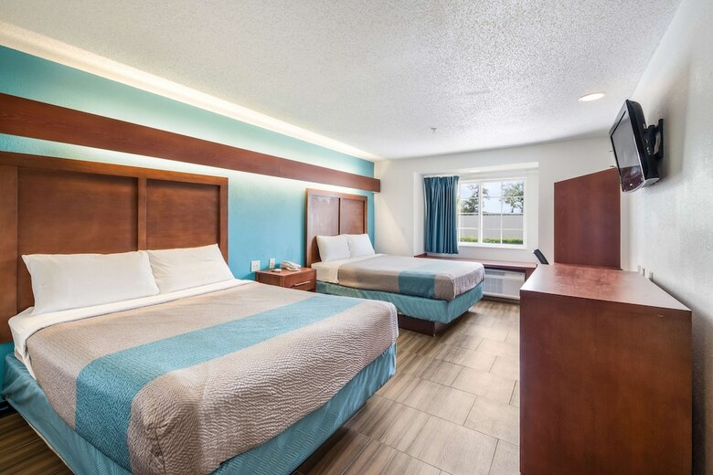 Hotel Microtel Inn & Suites By Wyndham Brunswick