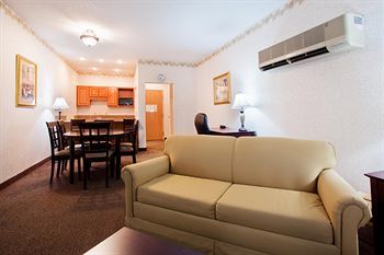 Holiday Inn Express Hotel & Suites Hiawassee