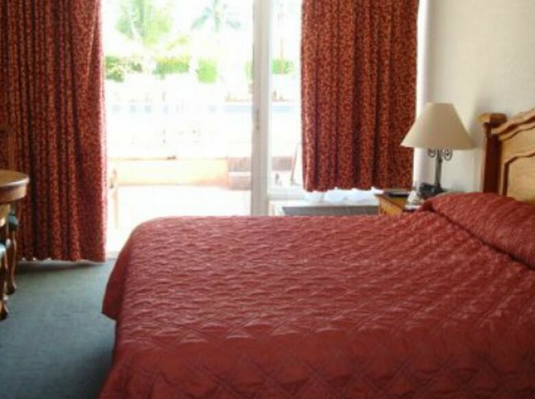 Hotel Roma Golden Glades Resort