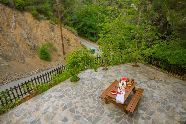 Persephone Cottage - Enhance Your Senses