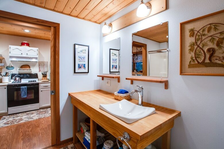 Mt. Baker Lodging  Cabin 4 ?pet Friendly, Sleeps 5! By Mbl