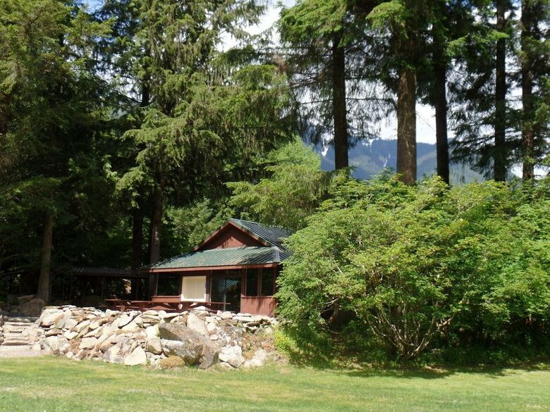 Mt. Baker Lodging  Cabin 4 ?pet Friendly, Sleeps 5! By Mbl