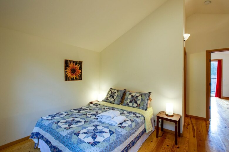 Mt. Baker Lodging Cabin 70 ? Riverside, Wifi, Sleeps 8! By Mbl