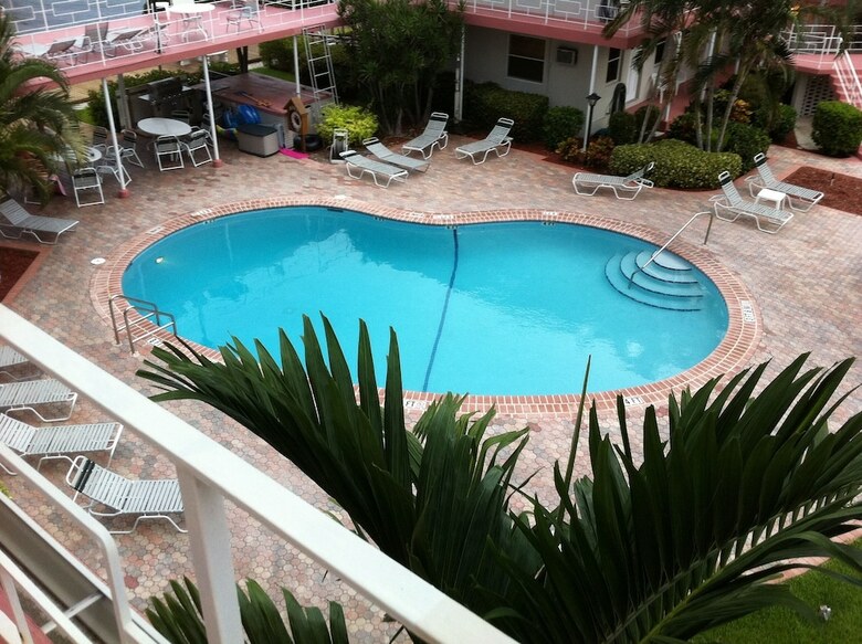 Hotel Holiday Isle Yacht Club