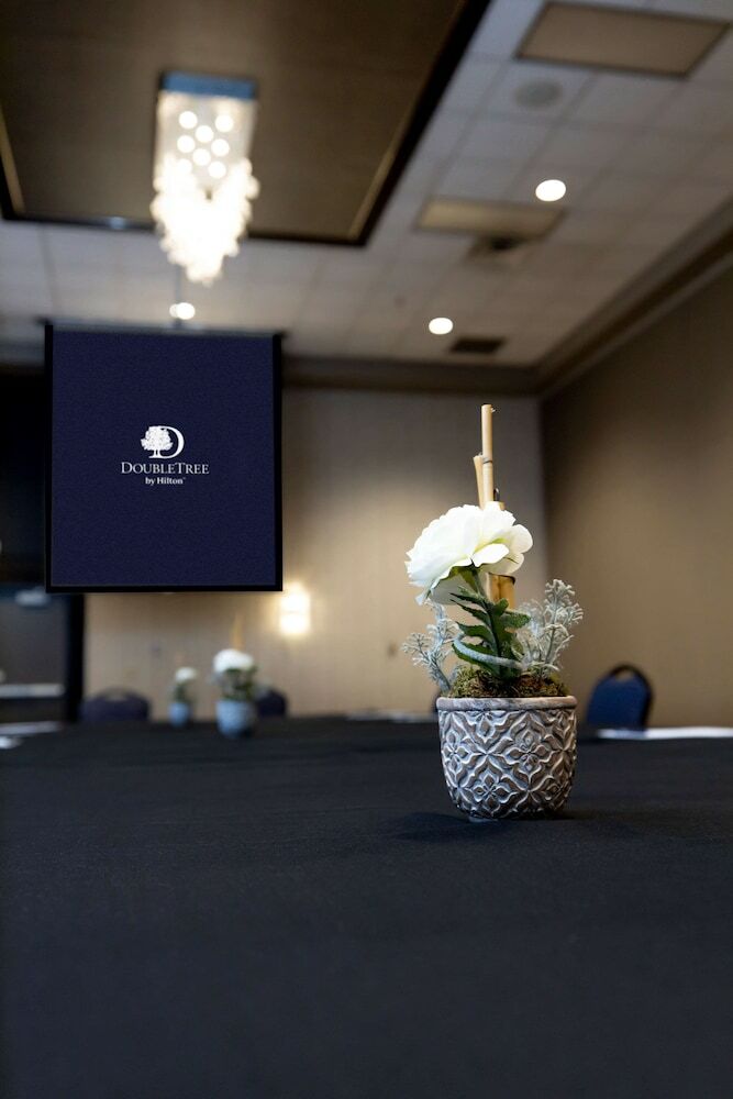 Doubletree By Hilton Hotel Bloomington